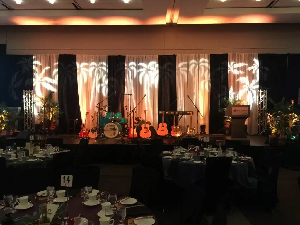 custom-backdrop-rental-2-1024x768
